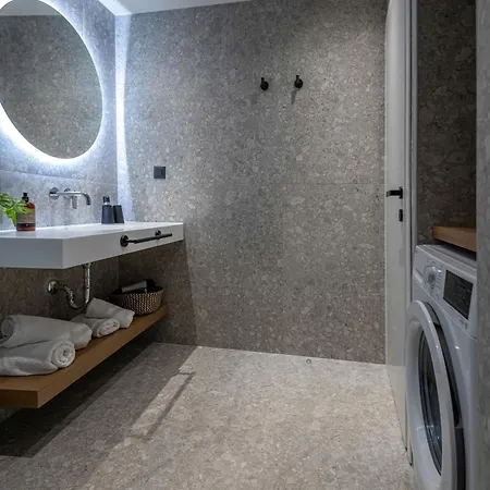 Megea City Suites