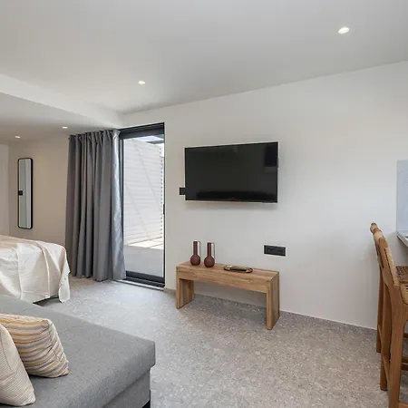 Megea City Suites 3*