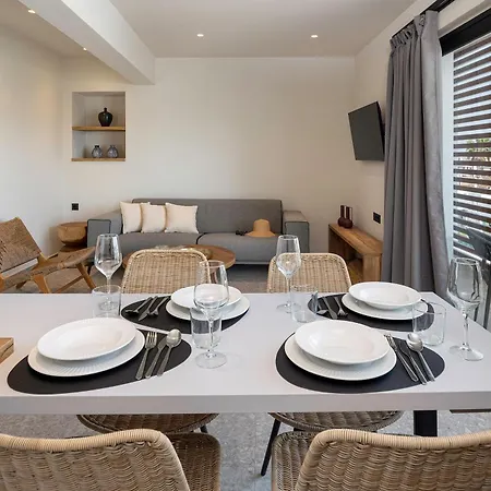 Megea City Suites 3*