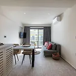 Melia شقة فندقية 3*